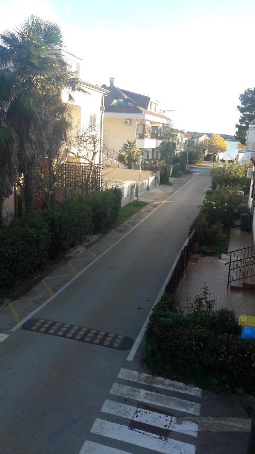 Appartement Lili à Novigrad Istria Extérieur photo