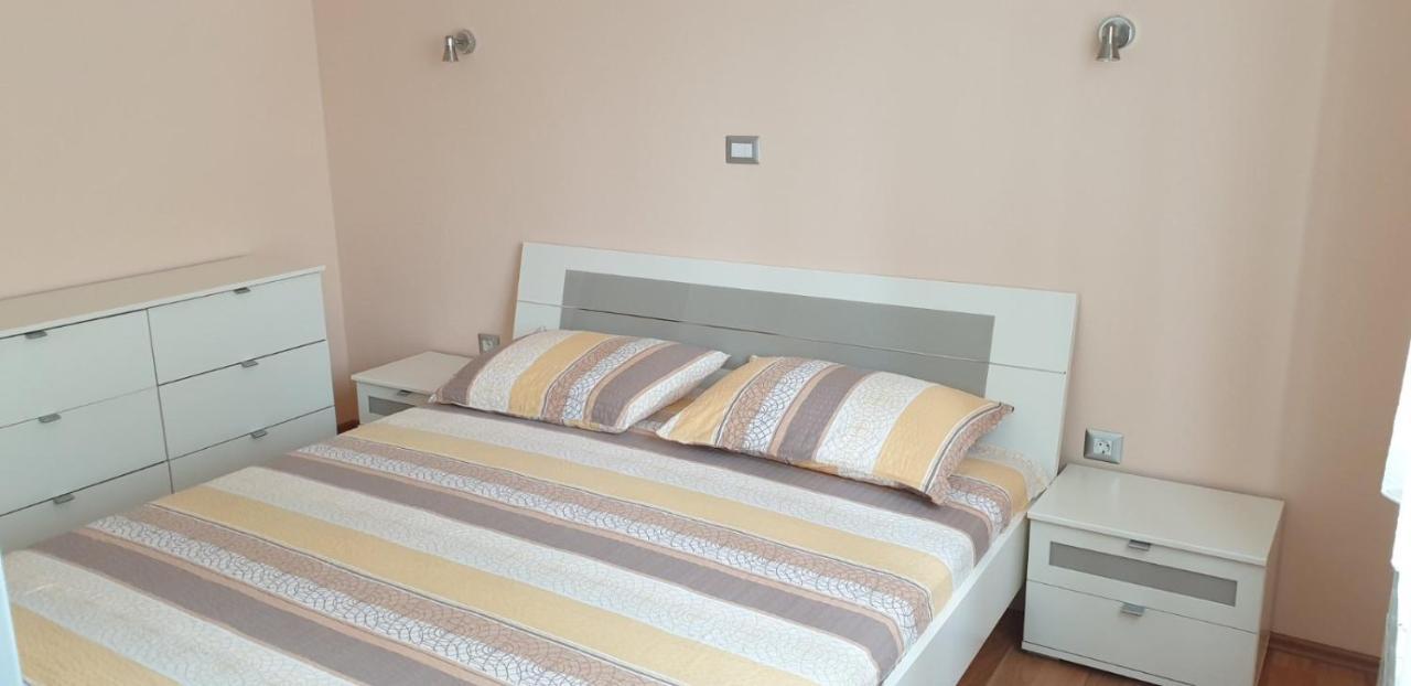 Appartement Lili à Novigrad Istria Extérieur photo